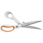 1005225_FiskarsEMEA_02_amplify_24cm_scissors_razoredge